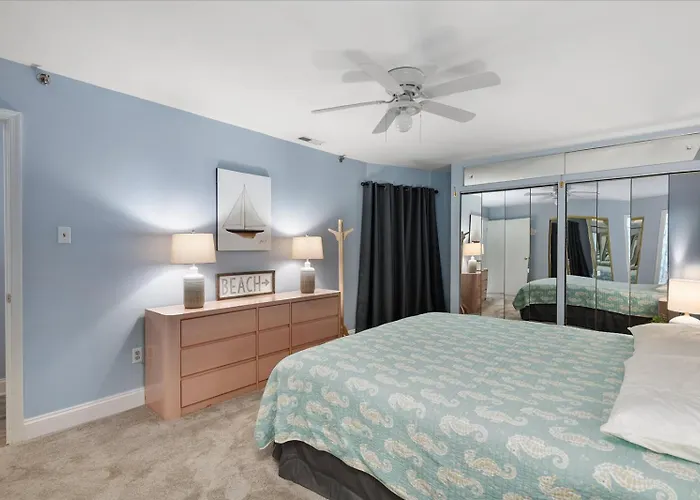 Spacious And Beautiful 1 Bedroom In North Oc With Outdoor Pool!